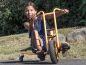 Preview: TopTrike Drift Rider mit Mädchen beim Fahren auf dem Spielplatz